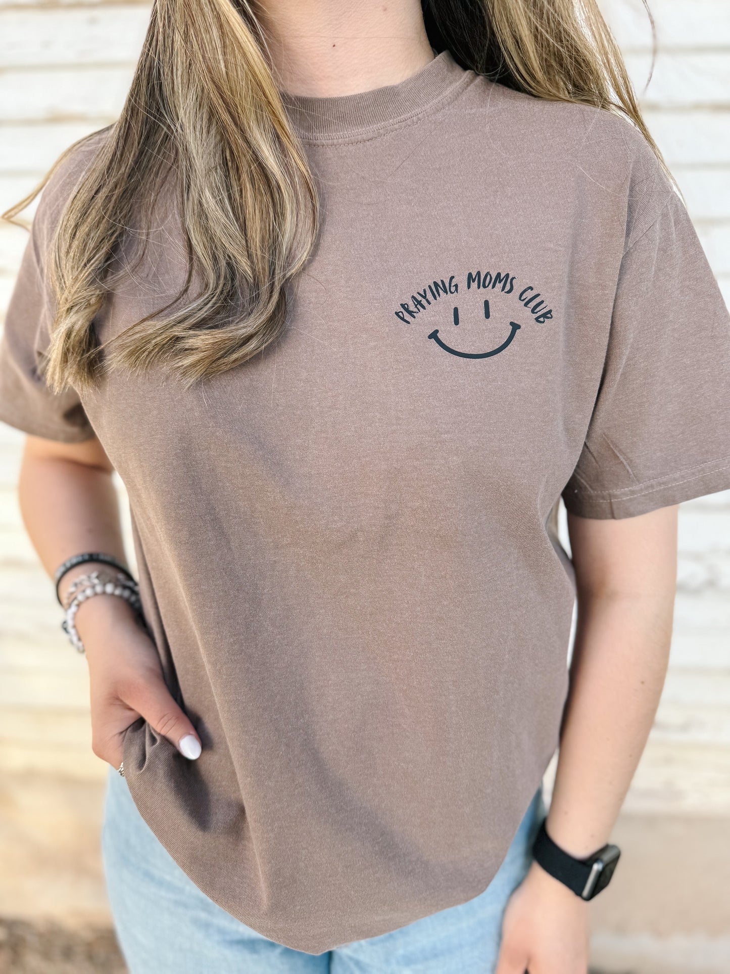Praying moms club tshirt - espresso