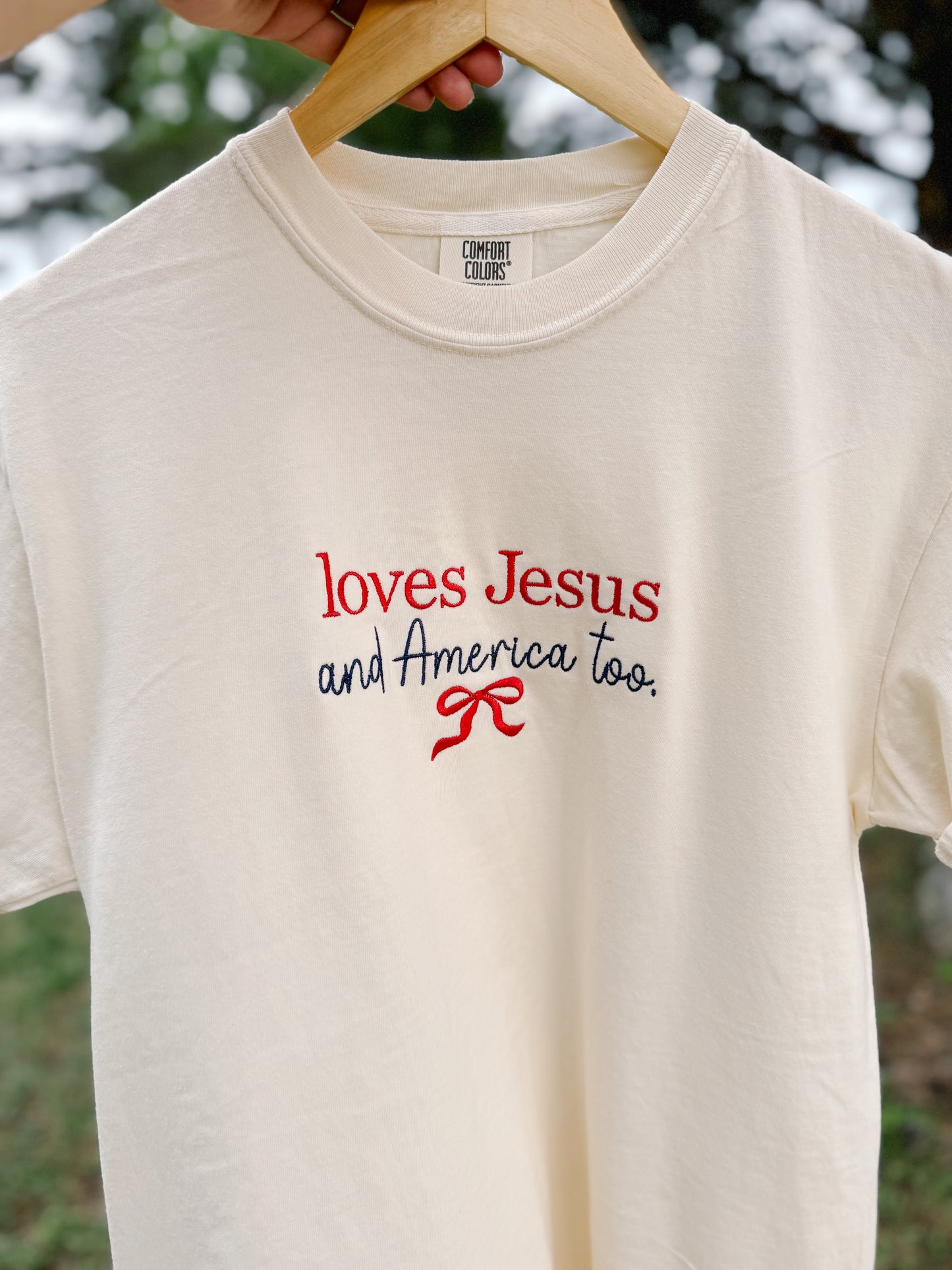 Loves Jesus & America tee