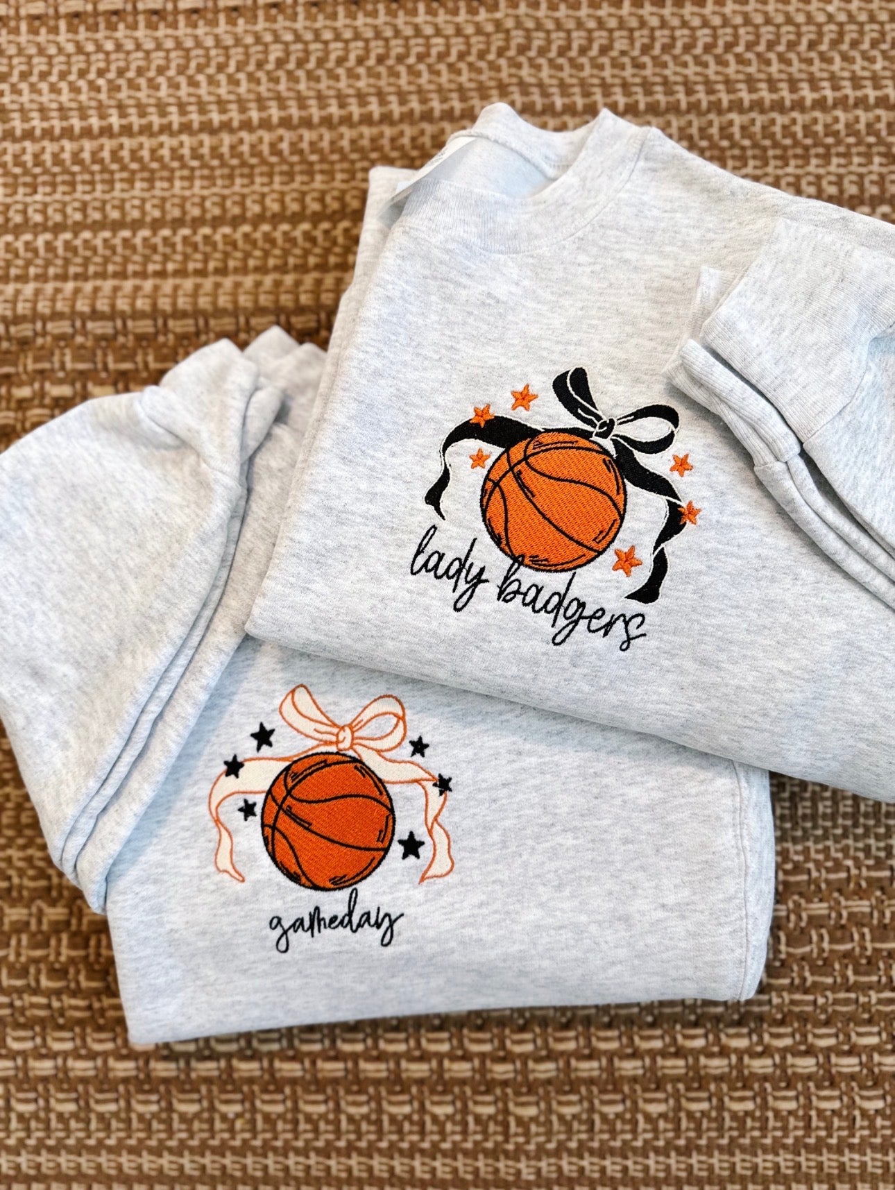 Basketball bow embroidered crewneck