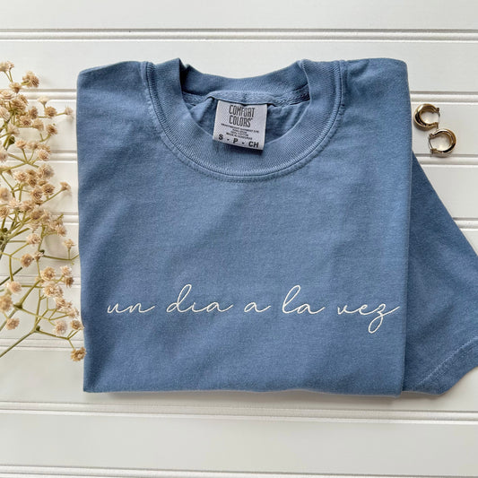 Un dia a la vez tshirt