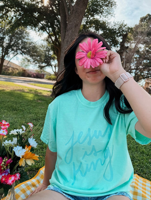 Jesus is King - Island Reef Tshirt