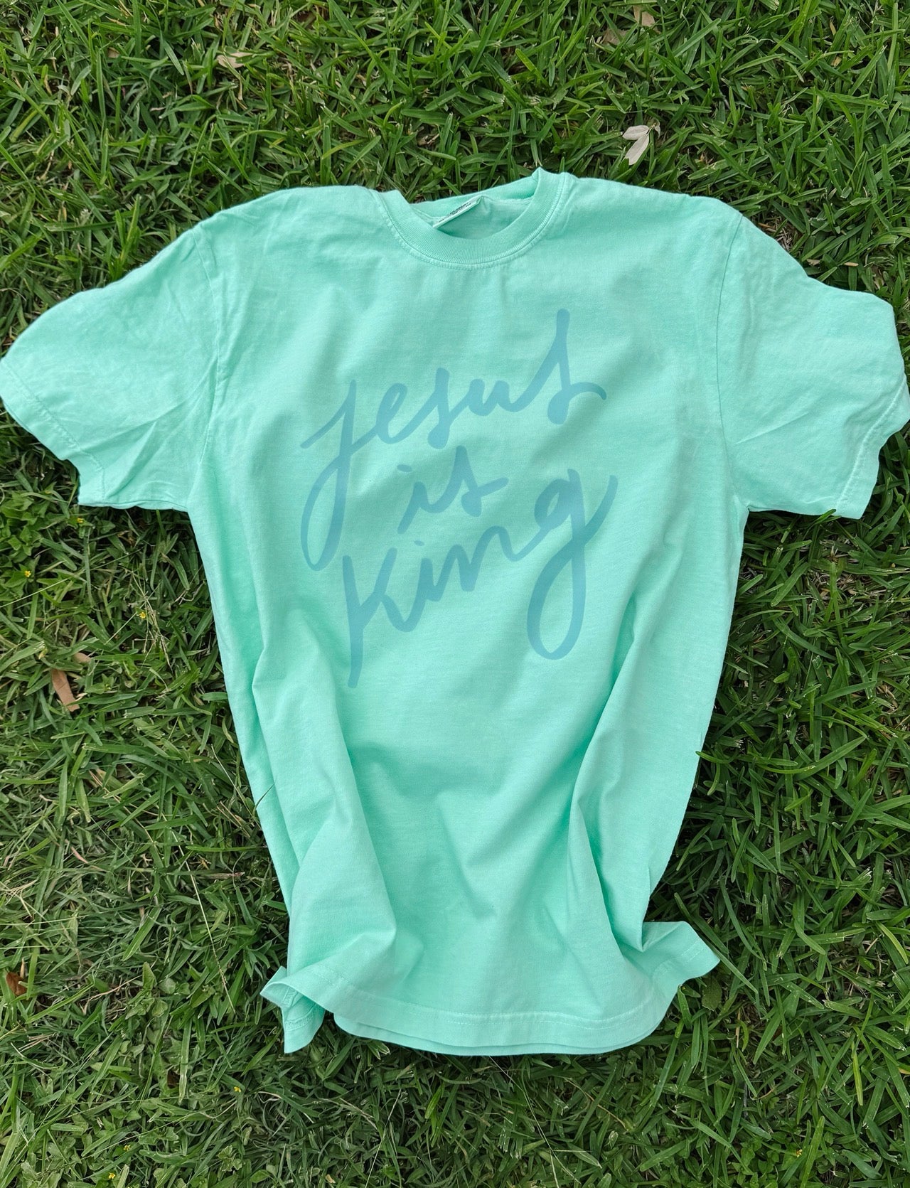 Jesus is King - Island Reef Tshirt