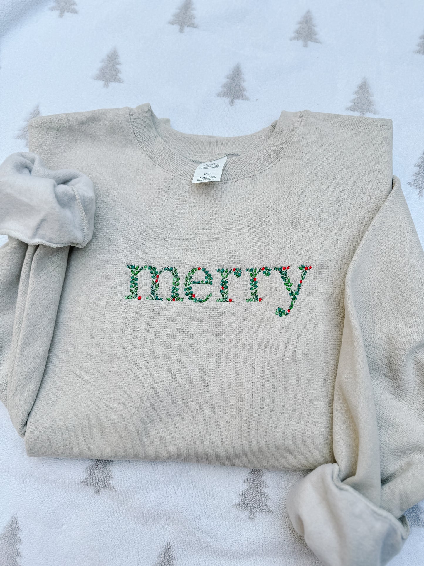 Merry Sweatshirt - Embroidered